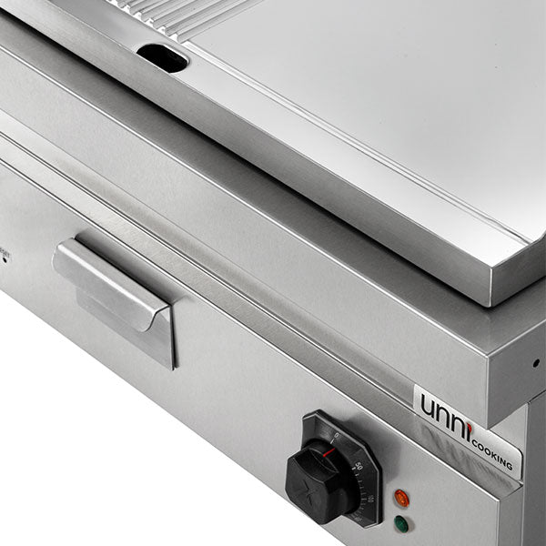 Electric Griddle - 1/2 Smooth + 1/2 Ribbed Chrome - E70GP20B+GSC