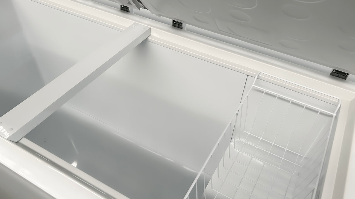 Chest Freezer | 610L | White with Stainless Steel Lid | -18°C to -25°C