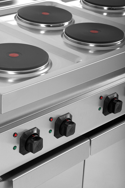 Electric Range with 6 Plates and Base Cabinet – E70C30-K