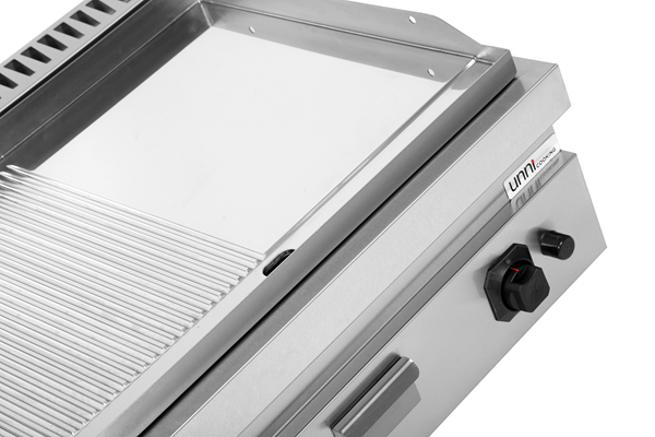 Gas Griddle - 1/2 Smooth / 1/2 Ribbed Chrome - G70GP20B+GSC