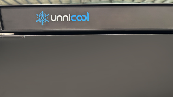 Black Refrigerator – 600 Litres – +2°C to +10°C